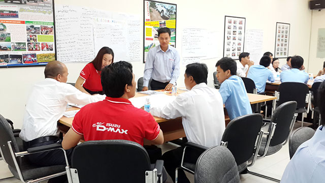 Kỹ năng bán hàng & chăm sóc Khách Hàng chuyên nghiệp - ISUZU (25 & 26.09.2014)